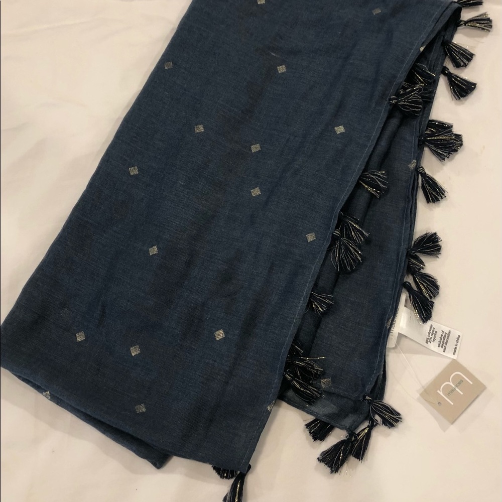 NWT Maurice’s Scarf
